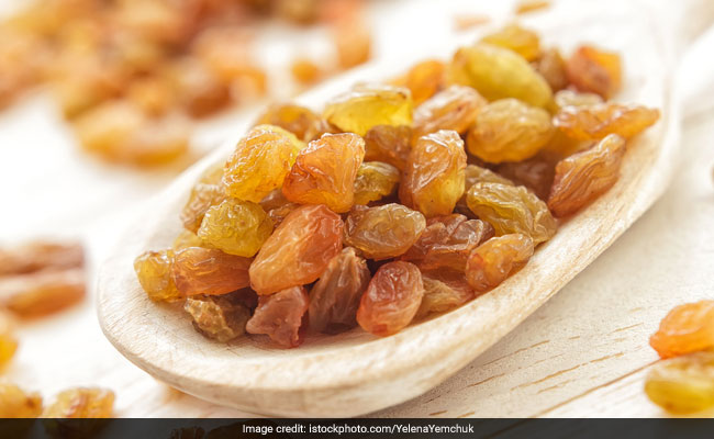 किशमिश के हैं नुकसान भी, सांस लेने में हो सकती है दिक्कत...