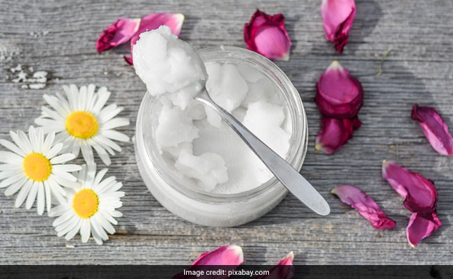 Use Coconut, Argan Oil Based Products To Protect Lips In Winter