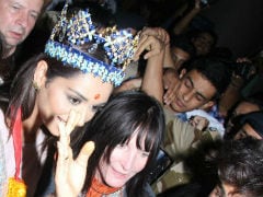 Miss World Manushi Chhillar Returns To India, Receives Blockbuster Welcome