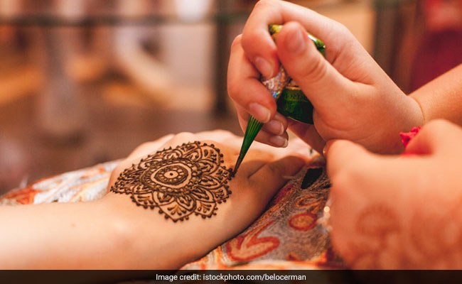 How To Get Darker Mehndi This Wedding Season