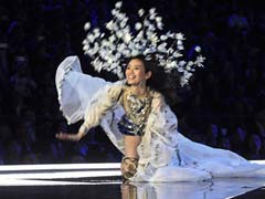 Victoria's Secret Model Ming Xi Trips, Gets Love On Chinese Internet