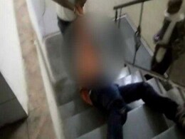 चोरी के आरोप में नाबालिग को सरकारी बैंक के कर्मचारियों ने बेरहमी से पीटा, पुलिस बनी रही मूकदर्शक चोरी के आरोप में नाबालिग को सरकारी बैंक के कर्मचारियों ने बेरहमी से पीटा, पुलिस बनी रही मूकदर्शक