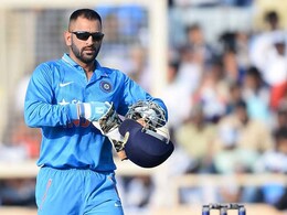 What MS Dhoni Told Suresh Raina After Pakistani Batsman's Sledging Complaint What MS Dhoni Told Suresh Raina After Pakistani Batsman's Sledging Complaint