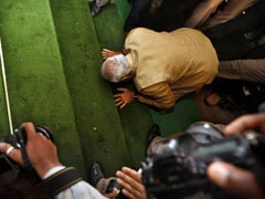 Opinion: PM Knelt When Entering Parliament. That Respect Gone