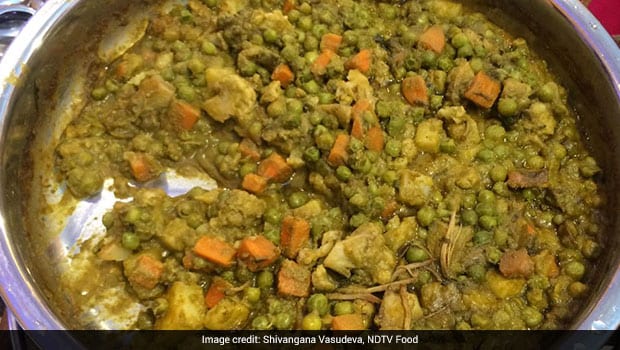 Watch: How To Make UP-Style Vadi Matar Sabzi - Nimona - For A Unique Meal (Recipe Video)