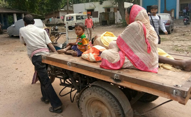 No Money To Take Ailing Father To Kolkata, Son Cycles Him To A Quack