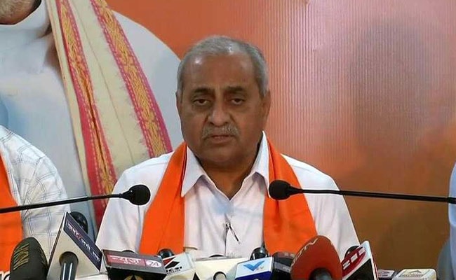 Kapil Sibal 'Misleading Patels', He Didn't Back Quota In 90s: Nitin Patel