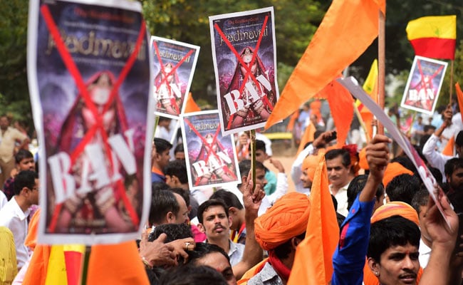 Karni Sena Creates Ruckus Outside Theatre Playing 'Padmavati' Trailer In Madhya Pradesh