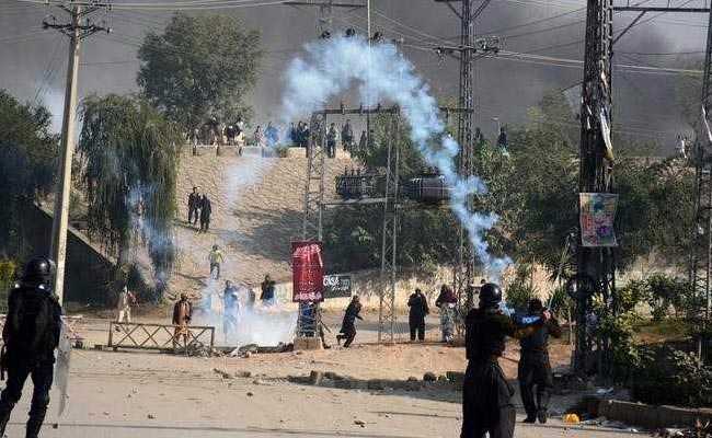 Hardline Leader Calls Off Pakistan Protests After Minister Resigns