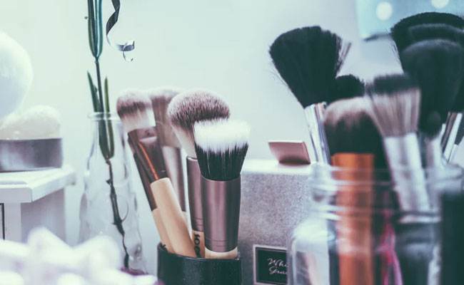 6 Things You Should Not Do When You Have A Pimple