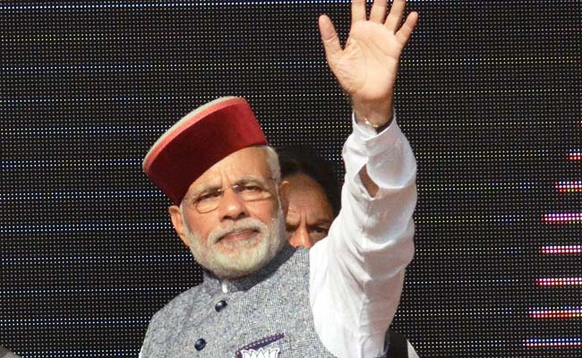 लोकप्रियता के ग्राफ में पीएम मोदी टॉप पर, रेस में राहुल गांधी और केजरीवाल भी हैं शामिल