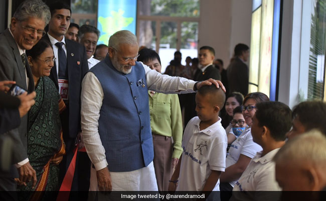 'Want To Be A Policeman,' 9-Year-Old Fitted With Jaipur Foot Tells PM Modi In Manila