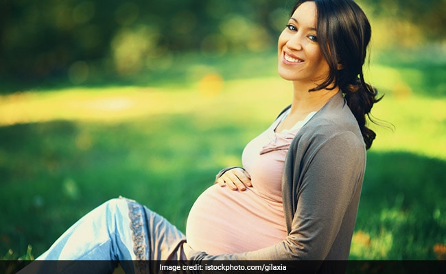 Here's How Walking Regularly Can Help You With Pregnancy