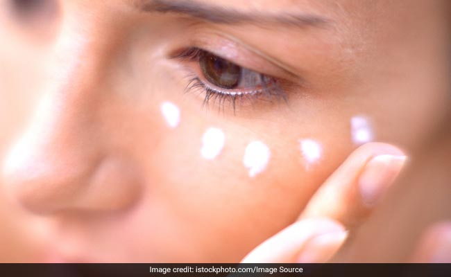 Puffy Eyes? These Home Remedies Can Help You Get Rid Of Bags Under Your Eyes