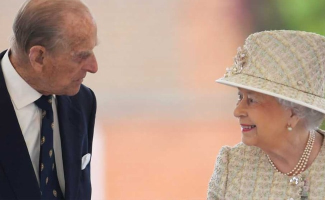 Official Photo Released To Mark 70th Wedding Anniversary Of Britain's Queen