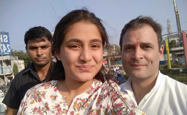 Gujarat Assembly Elections 2017: On Campaign Trail, Girl Gets On Rahul Gandhi's Van For Selfie