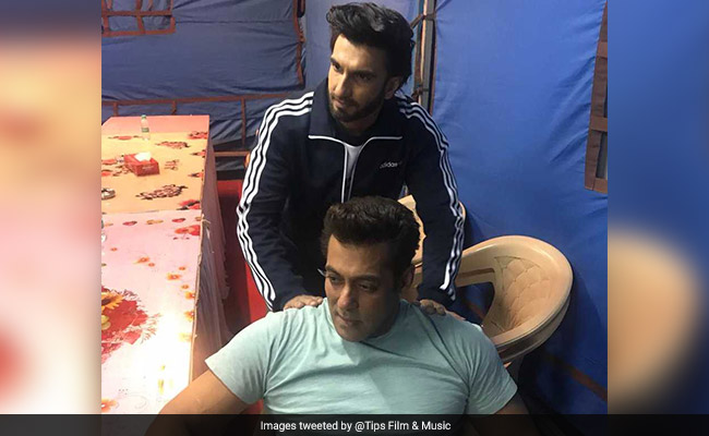 Why Ranveer Singh Gave Salman Khan A Shoulder Rub On <i>Race 3</i> Sets