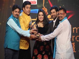 रवि किशन मोस्ट पॉपुलर एक्टर, निरहुआ को बेस्ट एक्टर अवार्ड रवि किशन मोस्ट पॉपुलर एक्टर, निरहुआ को बेस्ट एक्टर अवार्ड