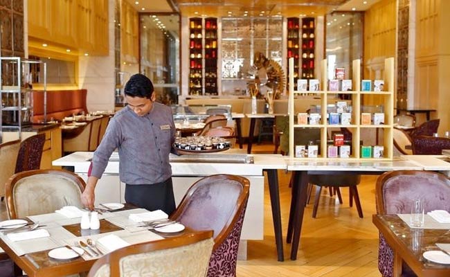 Service Charge At Restaurants: All You Need To Know About The Ongoing Debate Service Charge At Restaurants: All You Need To Know About The Ongoing Debate