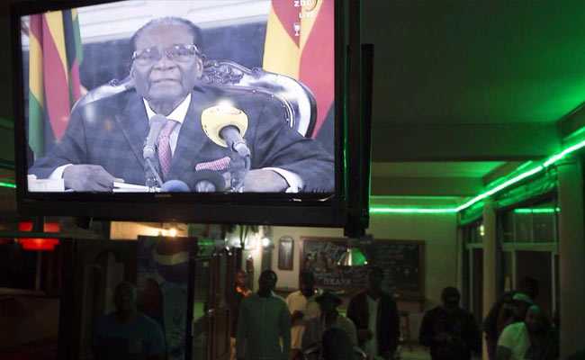 Noon Deadline Looms For Defiant Mugabe As Zimbabwe Crisis Deepens