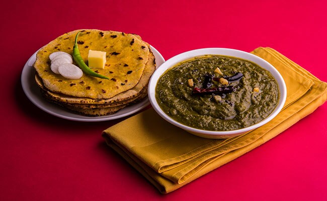 Saag For Winter: सर्दियों में घर में ऐसे बनाएं पंजाबी स्टाइल सरसों का स्वादिष्ट साग