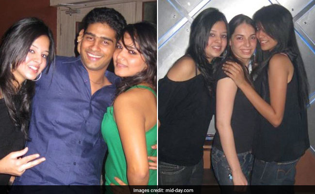 MS Dhoni's Wife Sakshi And Her Friends During College Days