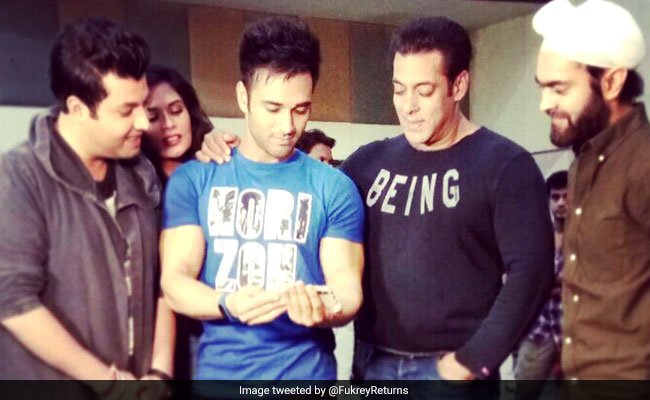 When Salman Khan Surprised The Team Of <i>Fukrey Returns</i>