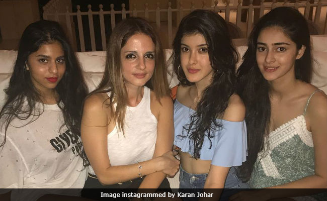 The Story Of How Karan Johar Took This Fabulous Pic Of Suhana And Gang