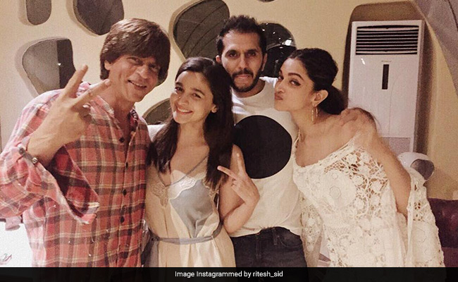 Who Wore What At Shah Rukh Khan's 52nd Birthday Bash