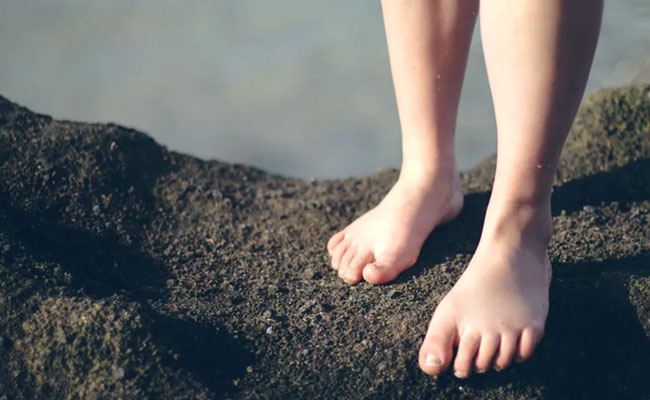 5 Home Remedies To Get Rid Of Smelly Feet