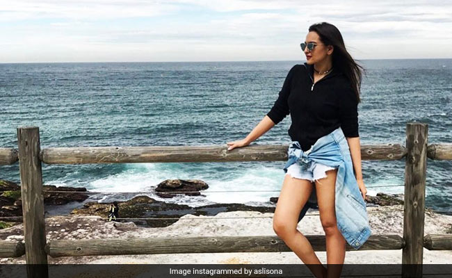5 Bollywood Celebrities And The Fashion Accessories They Love
