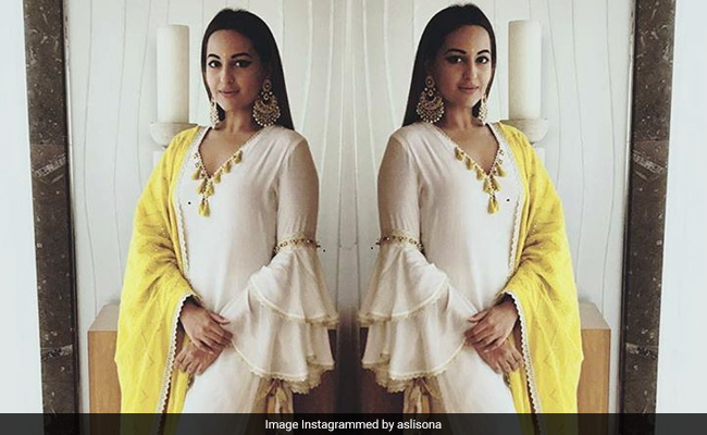 15 Times Sonakshi Sinha Stole Our Hearts In A Desi Look