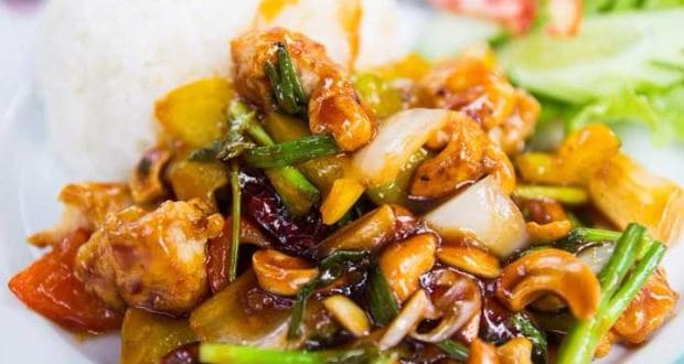 Give Your Chilli Chicken A Summer-y Twist With This Mango Chilli Chicken Recipe Give Your Chilli Chicken A Summer-y Twist With This Mango Chilli Chicken Recipe