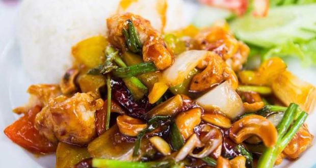 Give Your Chilli Chicken A Summer-y Twist With This Mango Chilli Chicken Recipe