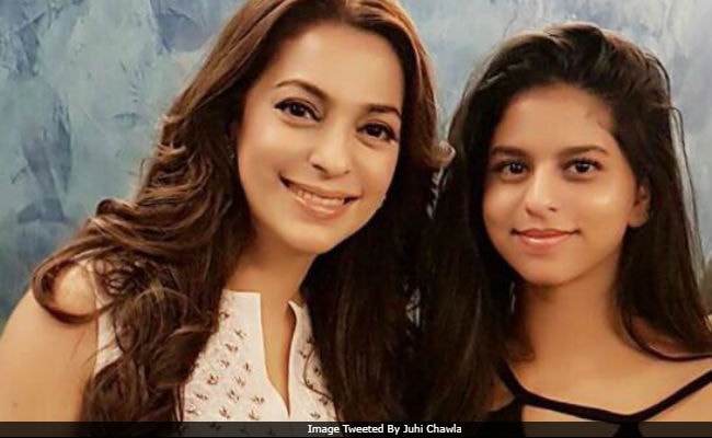 Shah Rukh Khan Says 'Sweet' To This Pic Of Daughter Suhana With Juhi Chawla