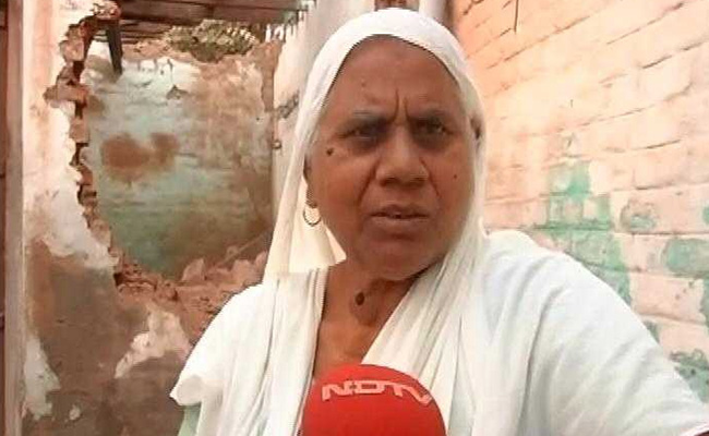 Race To Take Credit As Refugees In Jammu And Kashmir Get Settlement Funds