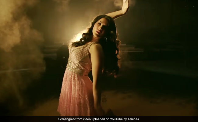 VIDEO: अरबाज खान से बोलीं सनी लियोन- आई एम सेक्सी बार्बी गर्ल...