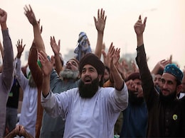 Pakistan Issues 'Last Warning' To Islamists Blocking Entrance To Capital Pakistan Issues 'Last Warning' To Islamists Blocking Entrance To Capital