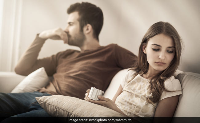 9 Signs Your Relationship Might Be Toxic: As Told By An Expert