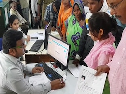 Year After Notes Ban, Bank Workers Who Put In Long Hours Have These Regrets Year After Notes Ban, Bank Workers Who Put In Long Hours Have These Regrets