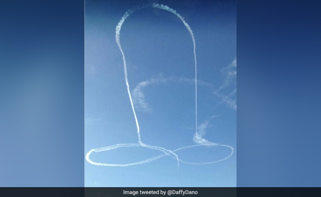American Pilot Draws Male Genitalia In Sky, Navy Not Amused