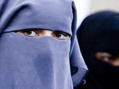 यूपी में मुस्लिम छात्रा को स्कूल का फरमान, स्कार्फ पहनकर मत आओ या फिर...