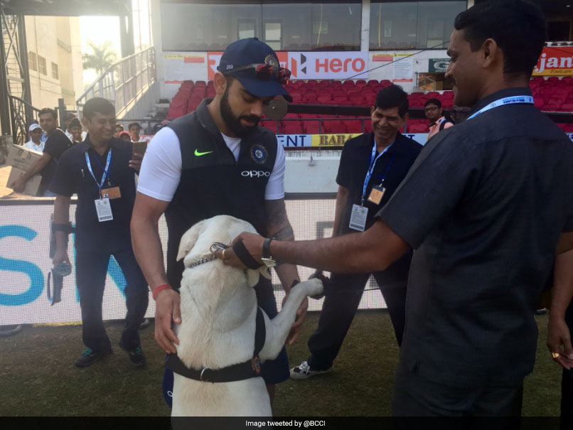 India vs Sri Lanka, 2nd Test Day 2: Virat Kohli's Pre-Match Routine Has Fans 'Awwing'