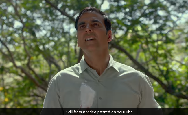 <i>The Pad Man Song</i>: Meet Akshay Kumar As The 'Mad Man'