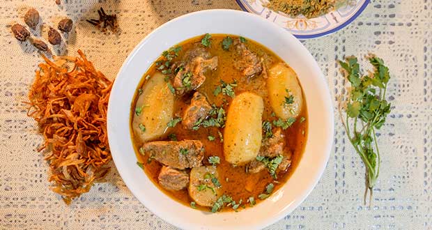 Aloo gosht best sale