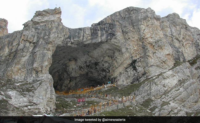 सुप्रीम कोर्ट ने अमरनाथ तीर्थयात्रियों पर पाबंदी संबंधी एनजीटी का आदेश निरस्त किया