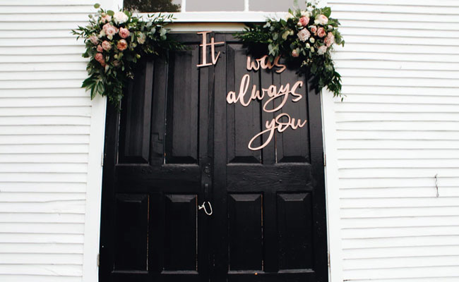 5 Romantic Anniversary Gift Ideas For Your Husband That Don't Cost A Thing