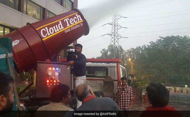 दिल्ली की जहरीली हवा से निपटने के लिए आई एंटी स्मॉग गन, जानिए कैसे करती है काम