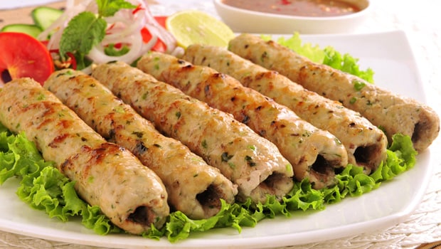 Watch: Make Juicy Chicken Seekh Kebab Rolls For Weekend Indulgence Watch: Make Juicy Chicken Seekh Kebab Rolls For Weekend Indulgence