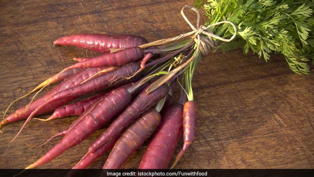 5 Benefits Of Eating Kaali Gajar During Winters